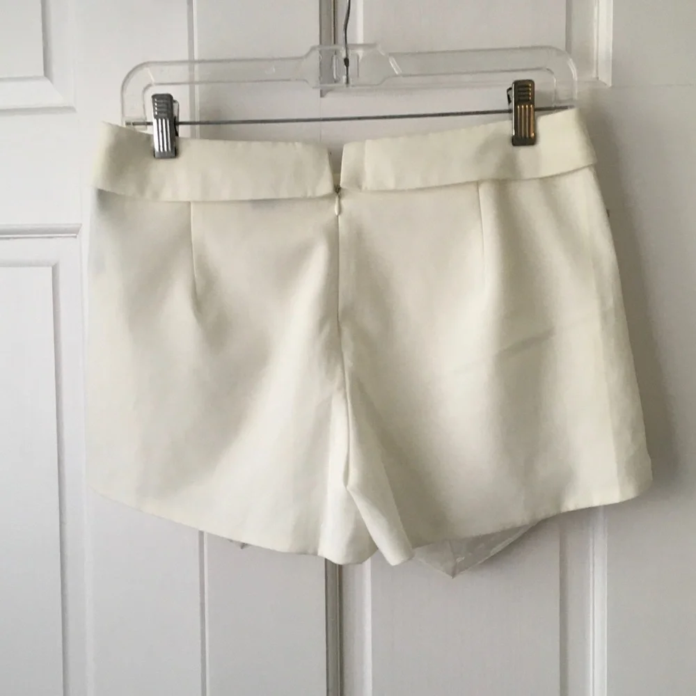 Women’s Solid White Asymmetrical Skort Forever 21 Size M - Picture 7 of 13
